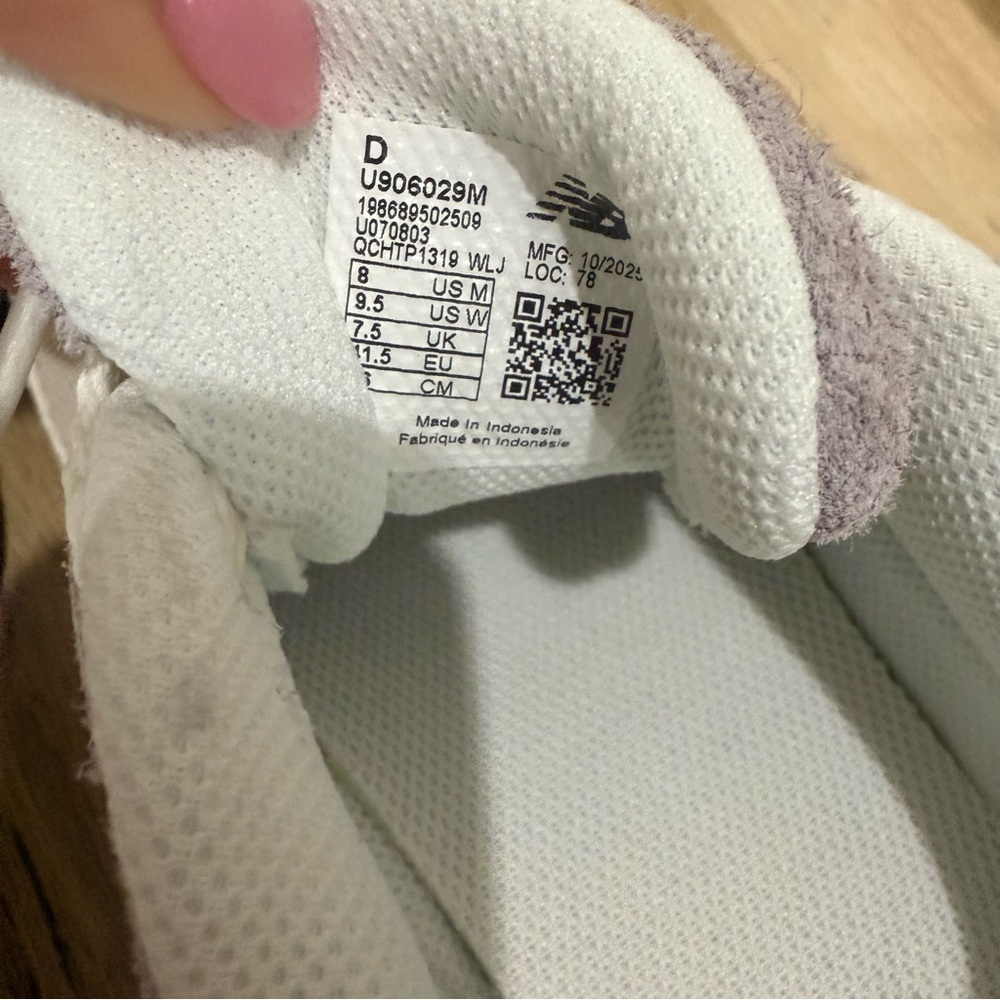 New Balance 9060 Sneakers - Picture 8 of 8